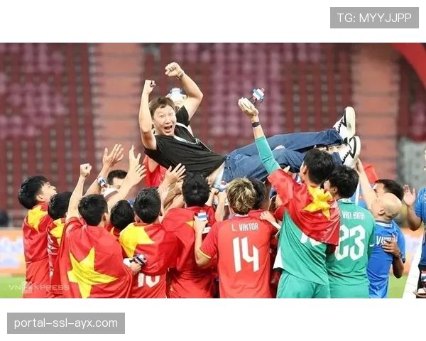 消息：东南亚运动会举重测试赛，东道主泰国包揽三金