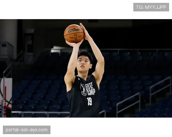 “CBA计划在下赛季测试新型传感器,用于追踪球员防守移动数据” “CBA计划在下赛季测试新型传感器,用于追踪球员防守移动数据”